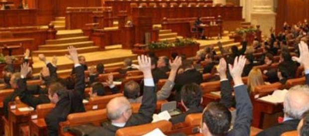 Parlamentarii romani au mai tradat odata Romania Parlamentarii romani au mai tradat odata Romania
