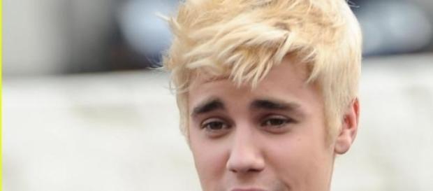 Selena não gostava do cabelo loiro do ex-namorado Selena não gostava do cabelo loiro do ex-namorado