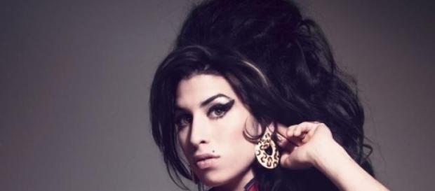 Cantora era conhecida por possuir vida turbulenta Cantora era conhecida por possuir vida turbulenta