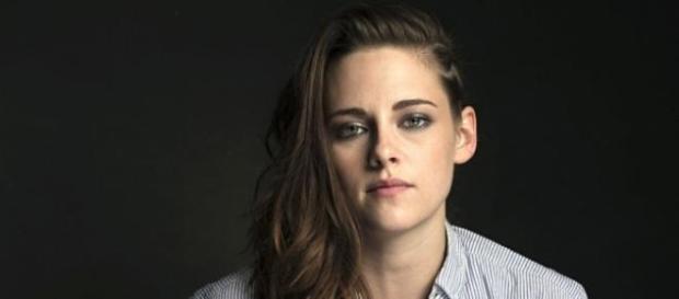 Kristen Stewart tem 24 anos. Kristen Stewart tem 24 anos.