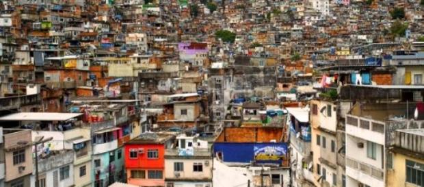 La sécurité est précaire dans les favelas de Rio. La sécurité est précaire dans les favelas de Rio.
