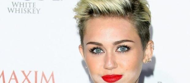 Miley Cyrus ha perdonado a Patrick Schwarzenagger. Miley Cyrus ha perdonado a Patrick Schwarzenagger.