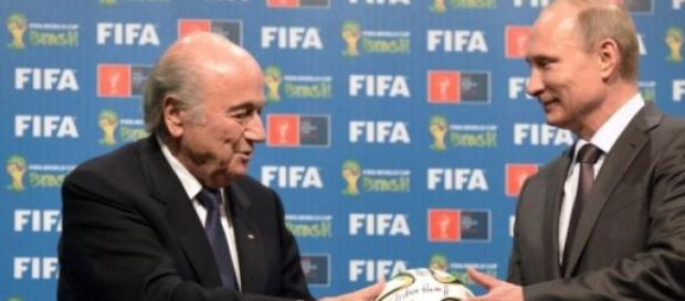 De nueva cuenta Blatter en la polémica De nueva cuenta Blatter en la polémica