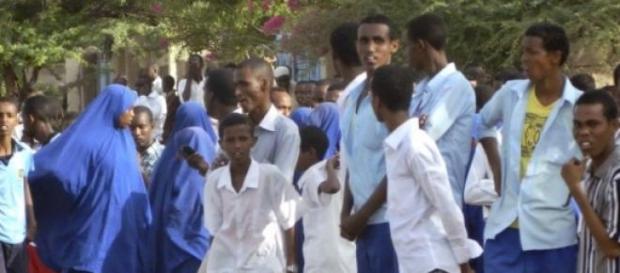 Kenya: alcuni studenti sopravvissuti alla strage Kenya: alcuni studenti sopravvissuti alla strage