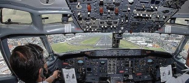 Segurança no transporte aéreo. Segurança no transporte aéreo.