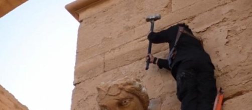 isis, altro scempio ad hatra
