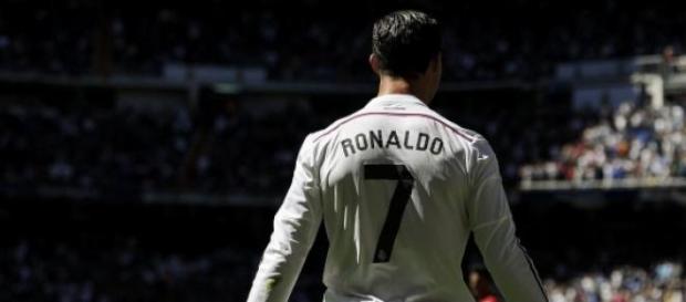 CR7, puissance 5 face à Grenade, bientot 7 ? CR7, puissance 5 face à Grenade, bientot 7 ?