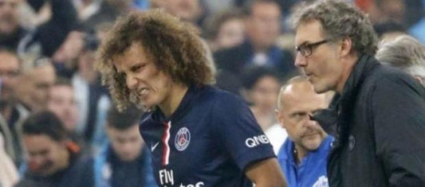 David Luiz saiu lesionado em Marselha David Luiz saiu lesionado em Marselha
