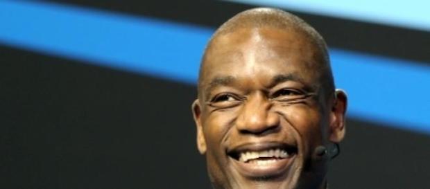 Dikembe Mutombo encabeça a lista de nomeados. Dikembe Mutombo encabeça a lista de nomeados.