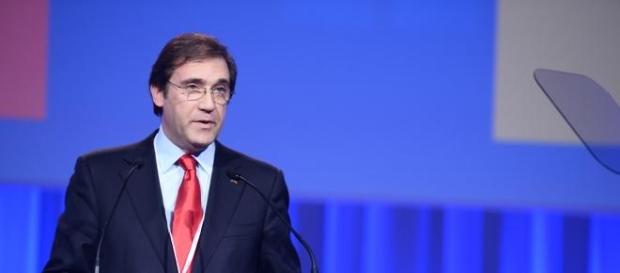 Eventual derrota do PSD pode ditar saída de Passos Eventual derrota do PSD pode ditar saída de Passos