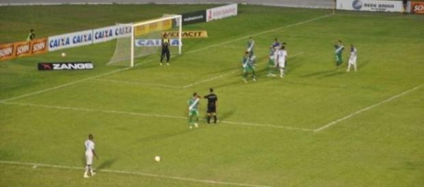 Lance de Vitória da Conquista 3x0 Colo Colo Lance de Vitória da Conquista 3x0 Colo Colo
