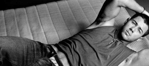 Nick Jonas muestra su lado más sensual Nick Jonas muestra su lado más sensual