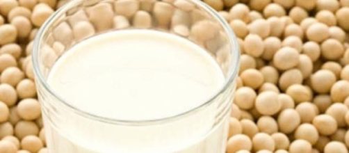 Il latte di soia per gli intollerante al lattosio
