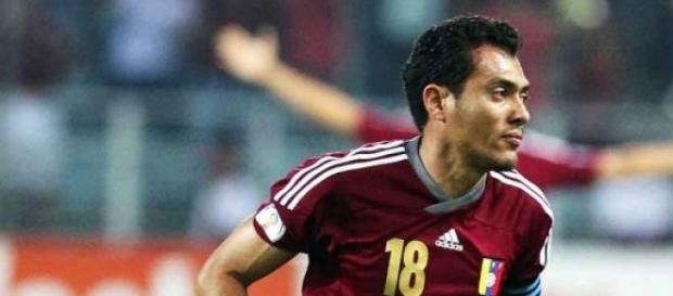 Juan Arango es suspendido con dos juegos Juan Arango es suspendido con dos juegos