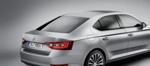 Skoda Superb 2015 llega en junio Skoda Superb 2015 llega en junio