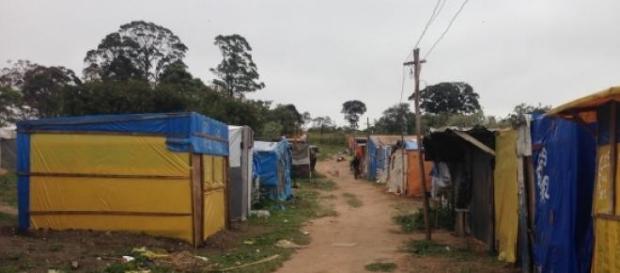 Um dos blocos do acampamento Um dos blocos do acampamento