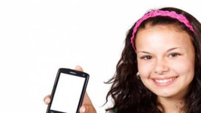 Conto corrente banca, smartphone e tablet 