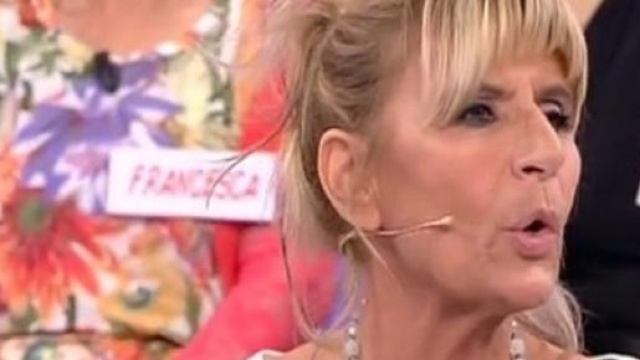 Replica Uomini e donne del 07-04-2015