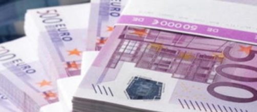 Esplosione versamenti con banconote da 500 euro
