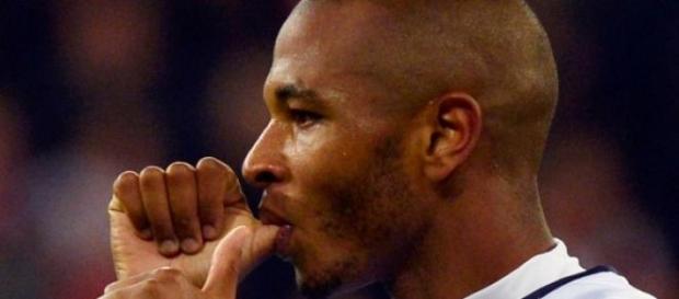 Brahimi pode deixar o Dragão no próximo verão Brahimi pode deixar o Dragão no próximo verão