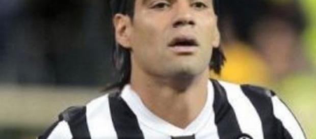 Falcao muda de ares e vai substituir Tévez Falcao muda de ares e vai substituir Tévez