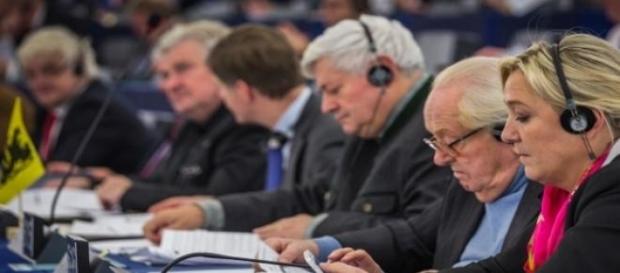 Jean-Marie y Marine Le Pen juntos, otros tiempos Jean-Marie y Marine Le Pen juntos, otros tiempos