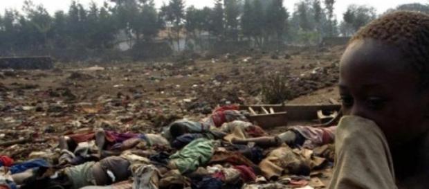 Risultati immagini per foto uccisione ruanda