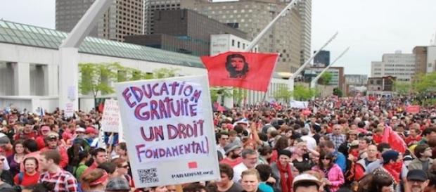 Manifestation des étudiants au Québec, en 2012. Manifestation des étudiants au Québec, en 2012.