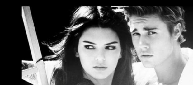 Selena Gomez é inspiração de Bieber em novo álbum. Selena Gomez é inspiração de Bieber em novo álbum.
