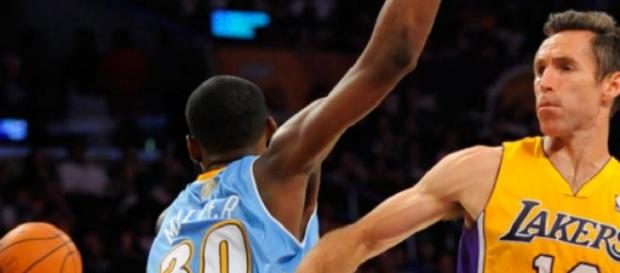 Steve Nash, nommé deux fois MVP avec les Lakers ! Steve Nash, nommé deux fois MVP avec les Lakers !