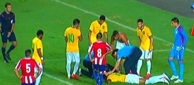 Talisca lesionou-se no jogo com o Paraguai Talisca lesionou-se no jogo com o Paraguai