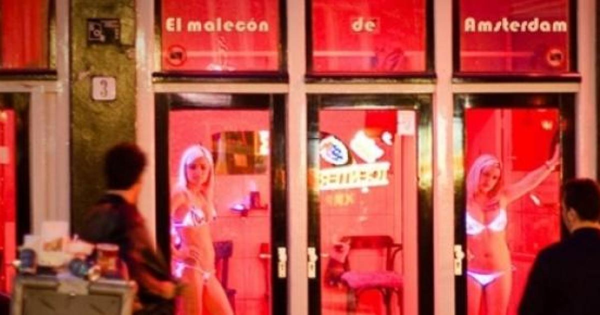 Amsterdam Les Prostituées Montrent Leur Désaccord Avec La Fermeture
