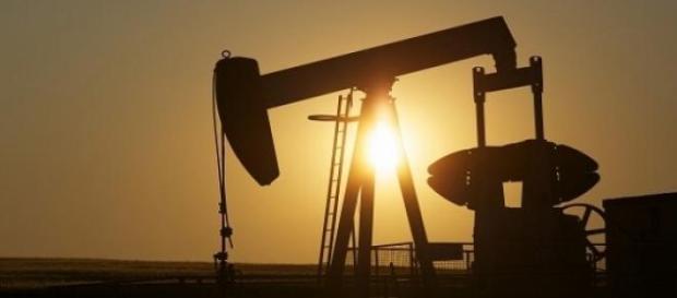 A fost descoperit un depozit imens de petrol A fost descoperit un depozit imens de petrol