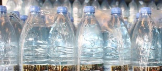 De l'eau minarale produite au Cameroun. De l'eau minarale produite au Cameroun.
