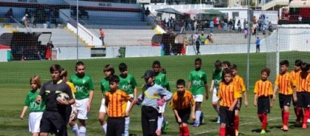 Entrada dos jogadores em campo. Entrada dos jogadores em campo.