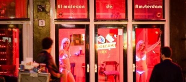 Les prostituées veulent garder leurs vitrines. Les prostituées veulent garder leurs vitrines.
