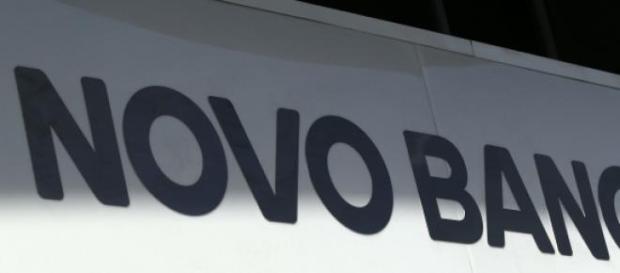 Novo Banco invadido por manifestantes. Novo Banco invadido por manifestantes.