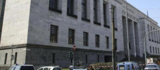 O aparato policial em torno do tribunal de Milão O aparato policial em torno do tribunal de Milão