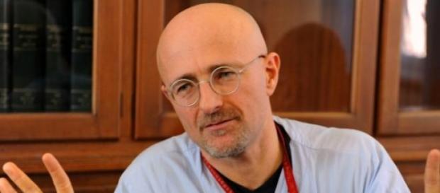 O médico italiano acredita neste transplante O médico italiano acredita neste transplante