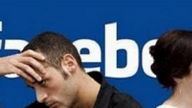 Consegna i documenti del divorzio tramite Facebook