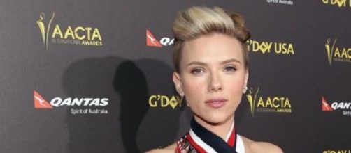 Moda tagli capelli corti e medi 2015: la Johansson