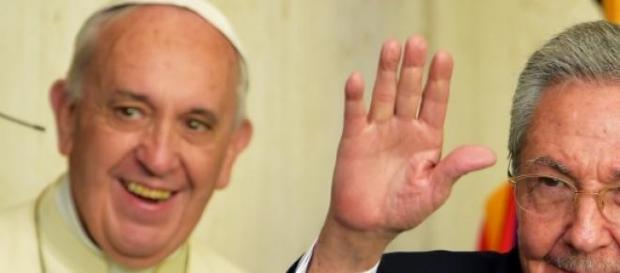 Il presidente di Cuba Raùl Castro con il papa Il presidente di Cuba Raùl Castro con il papa
