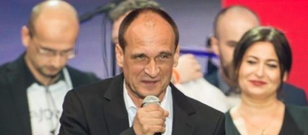 Paweł Kukiz podczas wieczoru wyborczego Paweł Kukiz podczas wieczoru wyborczego