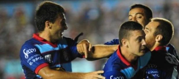 Ricardo Caruso Lombardi será el nuevo DT Ricardo Caruso Lombardi será el nuevo DT
