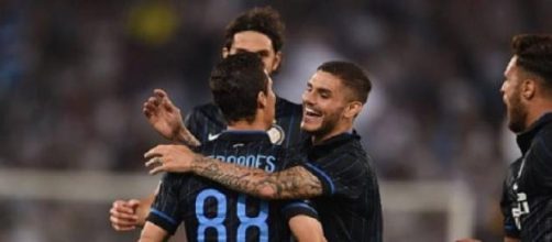 Hernanes festeggia la doppietta contro la Lazio