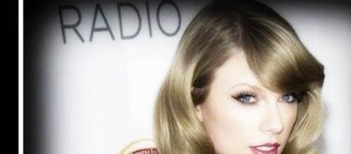 Taylor Swift: frangia laterale sfilata 
