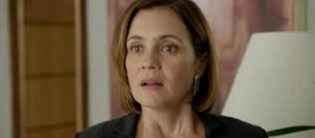 Beatriz tenta incriminar Inês Beatriz tenta incriminar Inês
