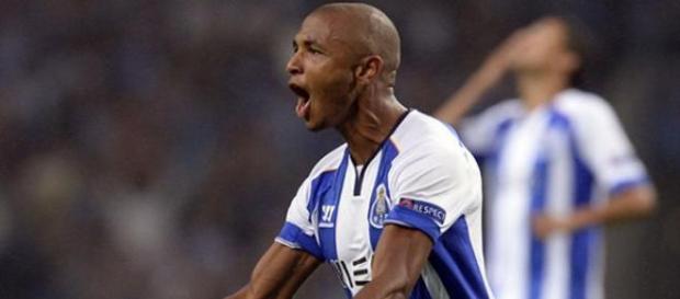Brahimi foi figura na Champions Brahimi foi figura na Champions