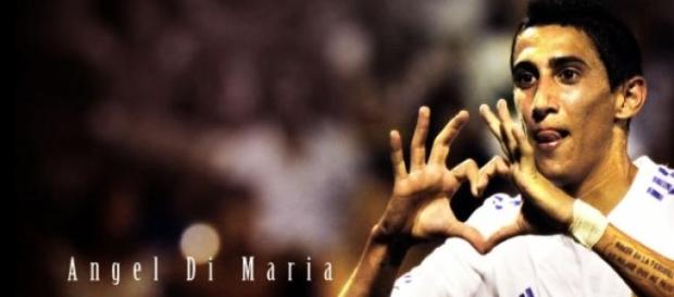 Di Maria ne joue plus trop à Old Trafford. Di Maria ne joue plus trop à Old Trafford.