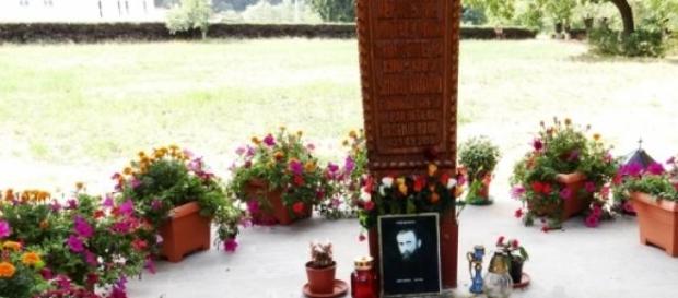 Loc închinat părintelui Arsenie Boca, la Vaslui Loc închinat părintelui Arsenie Boca, la Vaslui